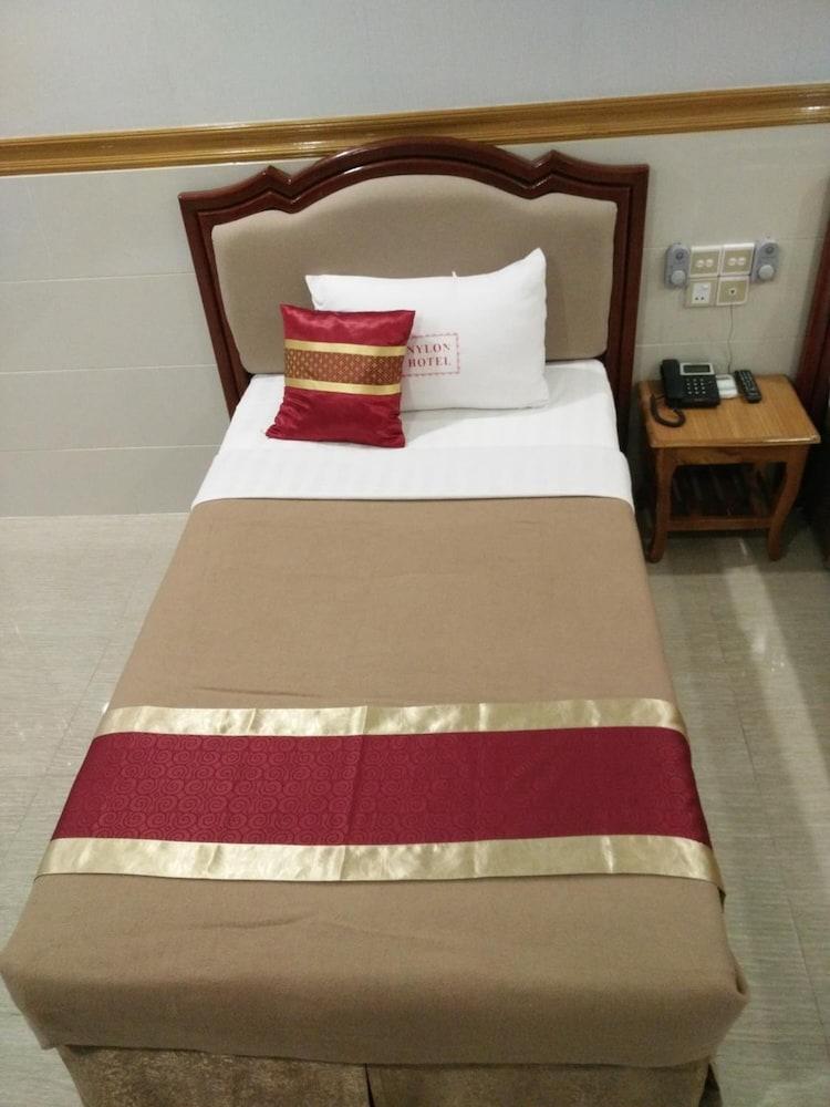 Hotel Nylon 2*