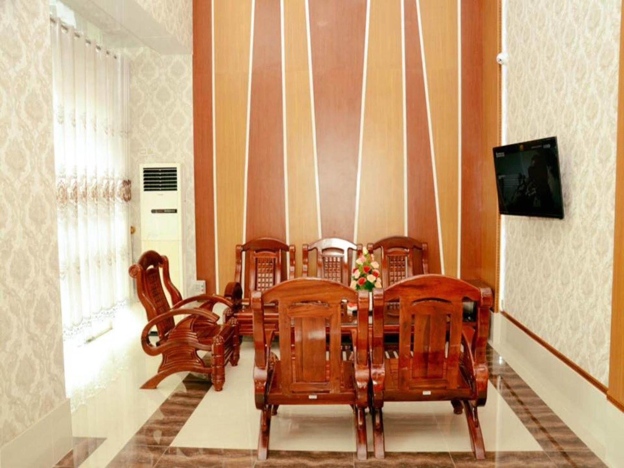 Nylon Hotel 2*